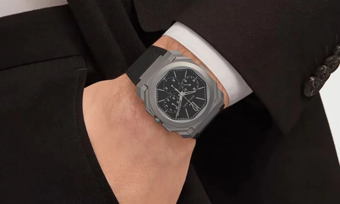 10 Koleksi Model Jam Mewah Pria dengan Strap Rubber