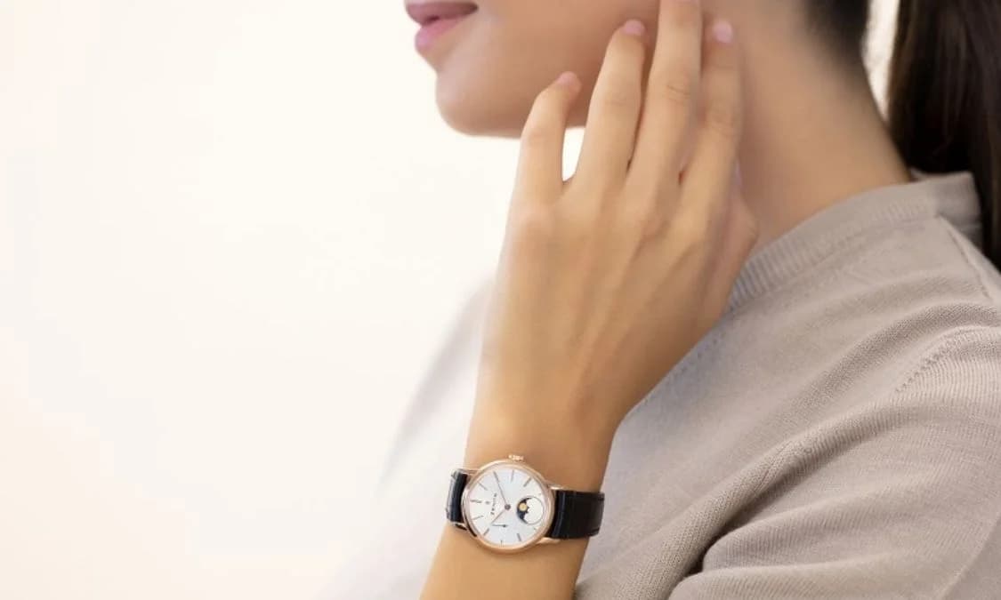 8 Koleksi Model Jam Mewah Wanita dengan Strap Kulit Eksklusif